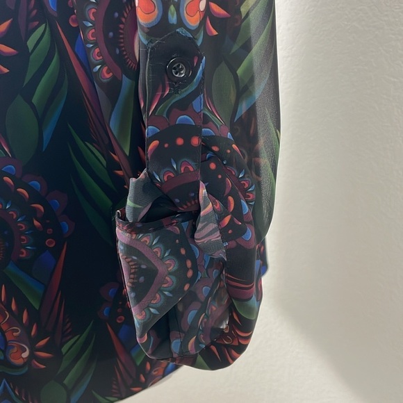 Alice + Olivia button front v neck peacock print long sleeve blouse size medium - Picture 10 of 10